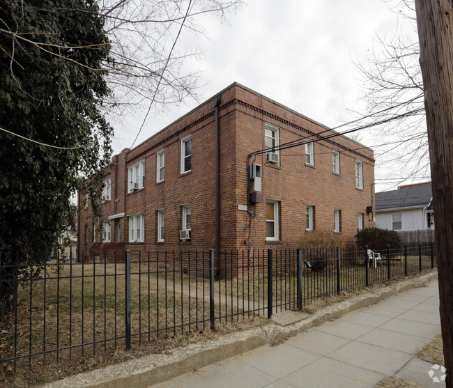 Building Photo - 3314-3318 Ely Pl SE