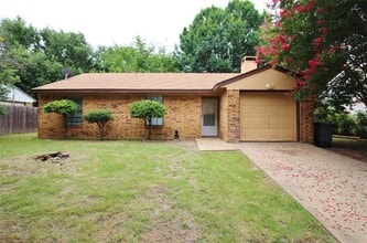 Building Photo - 4744 Meadow Trail Dr