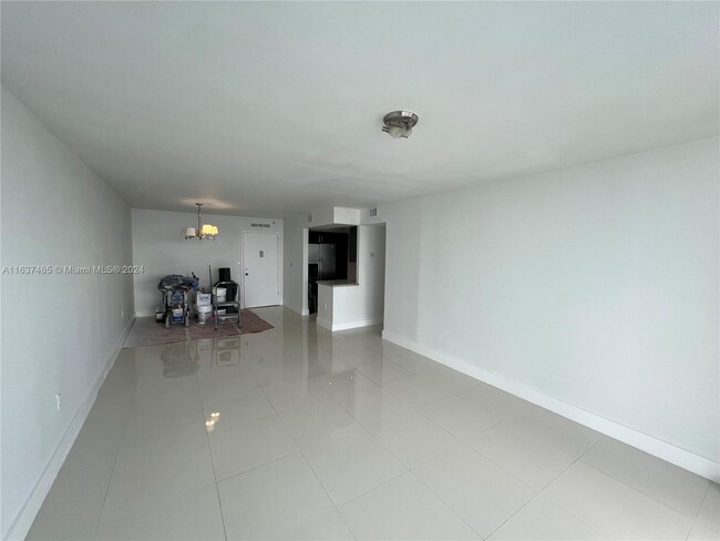 Foto del edificio - 2780 NE 183rd St