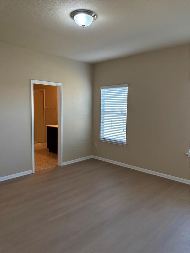 Building Photo - 1602 Atlas Rd