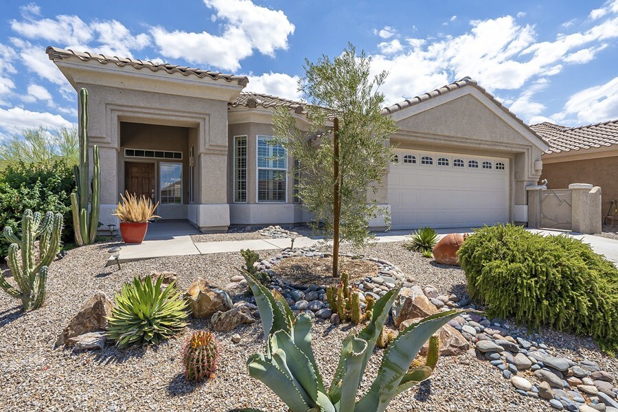 Primary Photo - Beautiful Home in Heritage Highlands