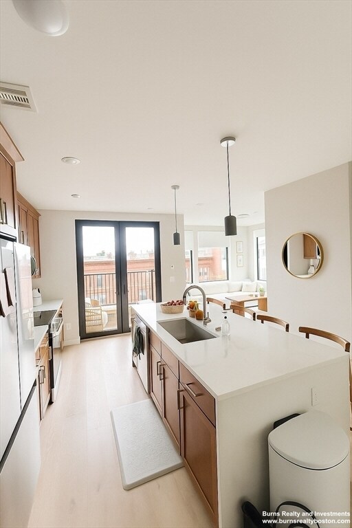 Foto del edificio - 400 W Broadway