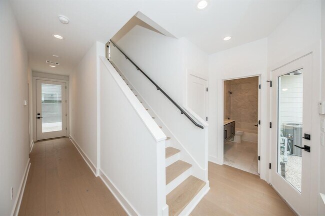 Building Photo - 1312 Heslep St