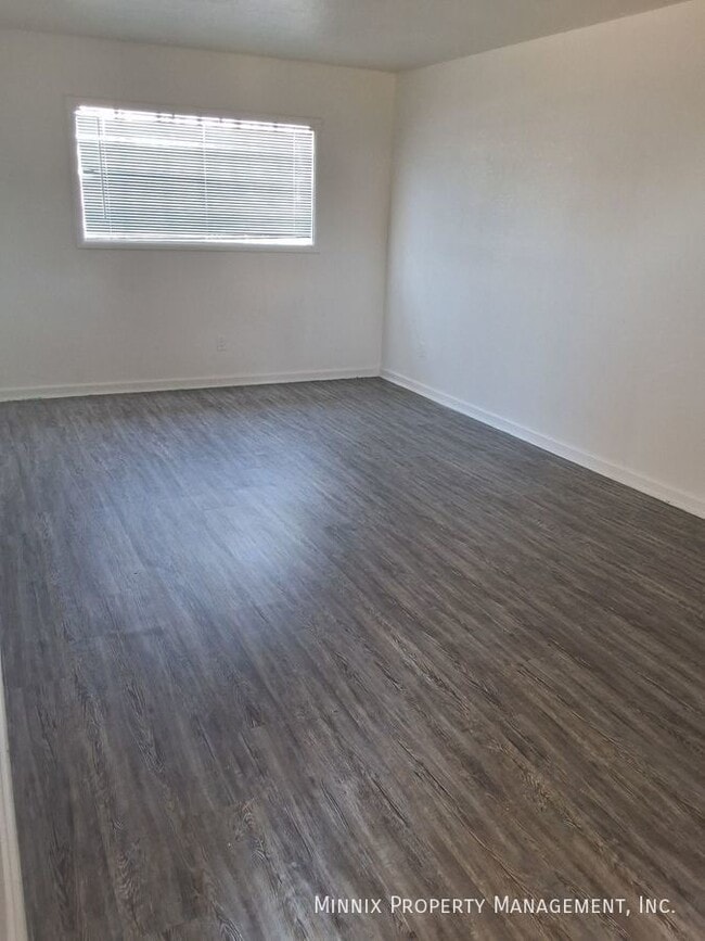 Building Photo - 420 E Dormard Ave
