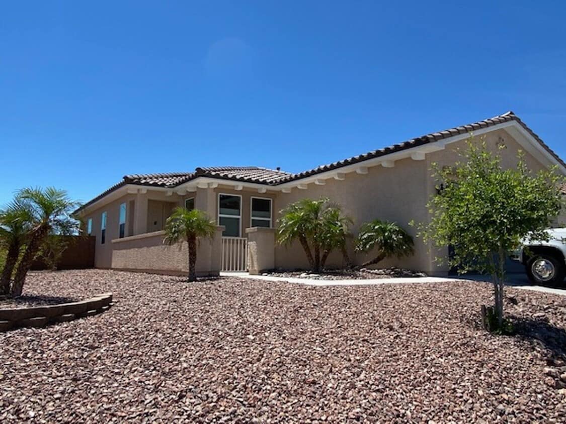 2341 Thornwood Castle Dr, Laughlin, NV 89029 House Rental in Laughlin