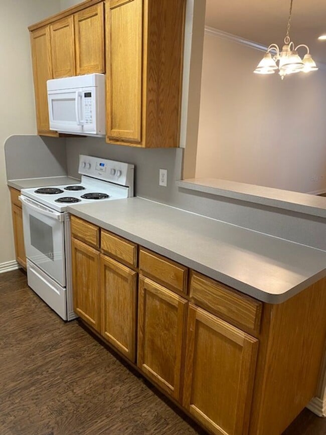 Foto del edificio - 2 BEDROOM 2.5 BATH TOWNHOME