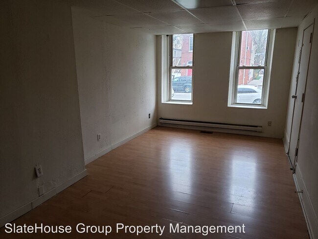Building Photo - 553-555 W King St