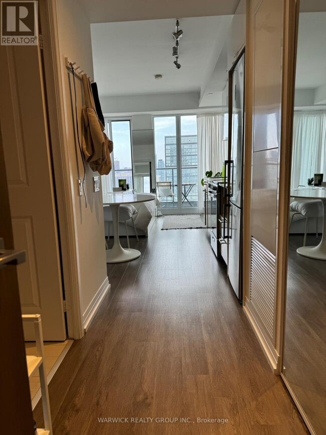 Building Photo - 251 Jarvis St