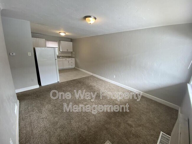 Building Photo - 1105 7th St