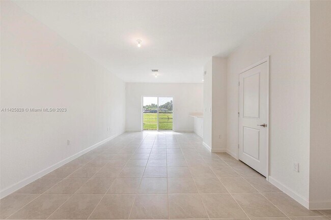 Foto del edificio - 12577 NW 23rd Pl