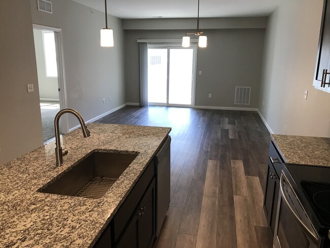 Building Photo - 2077 Community Ln