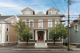 Building Photo - 314 Islington St
