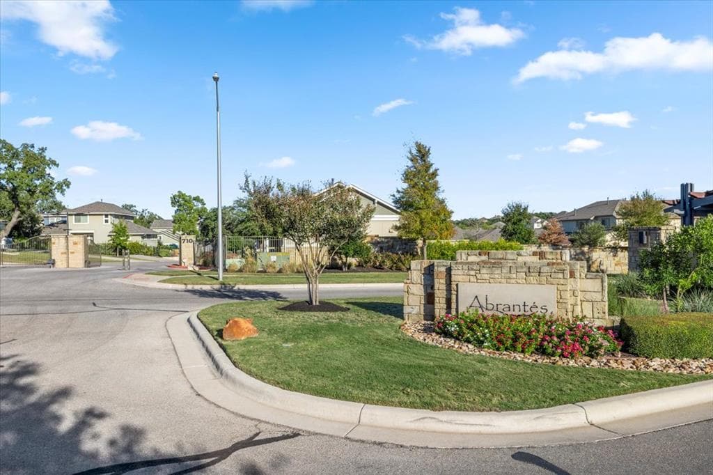 Primary Photo - 710 Arrow Point Dr