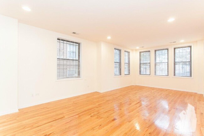 Foto del edificio - 4205 N Sheridan Rd