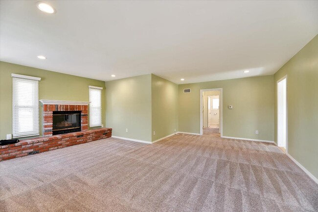 Building Photo - 5341 Waring Rd