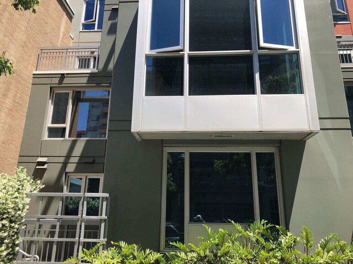 300 W Beech St, San Diego, CA 92101 House Rental in San Diego, CA