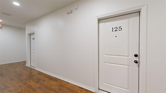 Photo - 206 N Main St Apartment