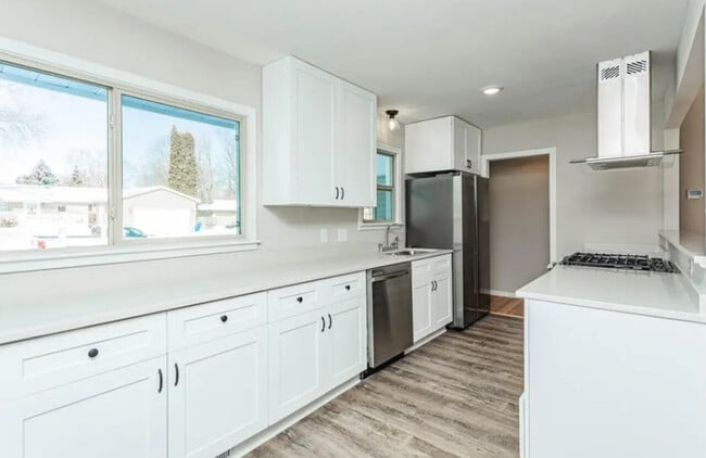 Building Photo - 2162 Aztec Ln
