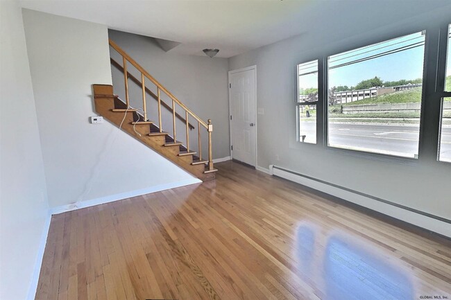 Building Photo - 318 Sand Creek Rd