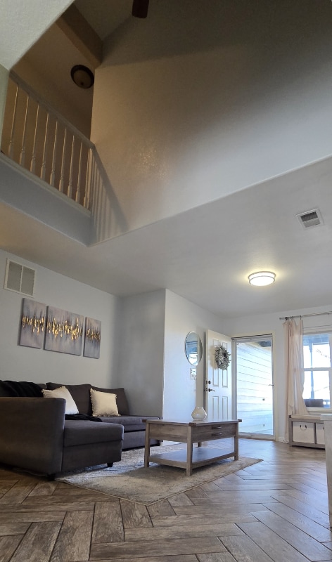 Foto del edificio - 721 Waterglen Dr