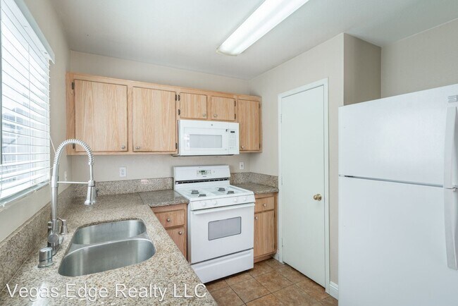 Foto del edificio - 3130 Meadow Flower Ave