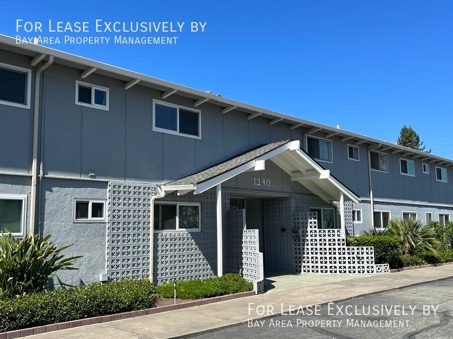Primary Photo - Pet-friendly, ground floor 2BR/2BA condo n...