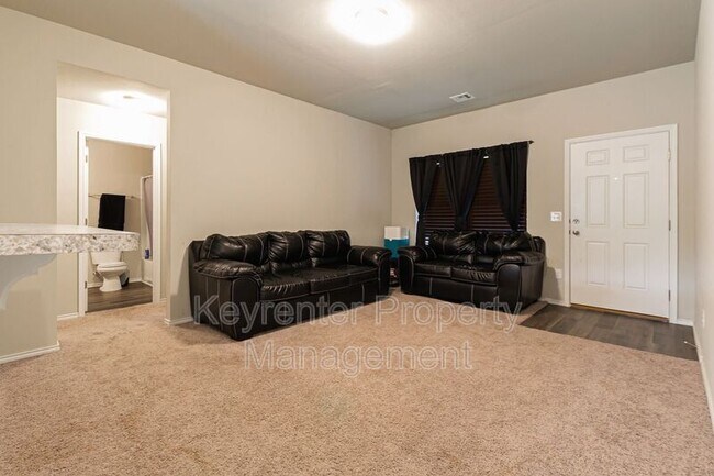 Building Photo - 508 W Ava Dr