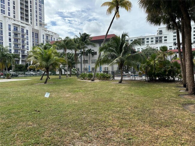 Foto del edificio - 8107 SW 72nd Ave