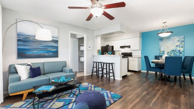 Building Photo - 1450 Sunshadow Dr