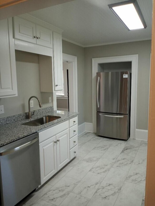 Foto del edificio - 3 bedrooms 2 Bathrooms