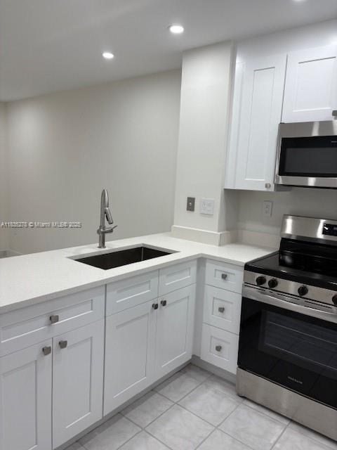 Building Photo - 2154 W 60th St