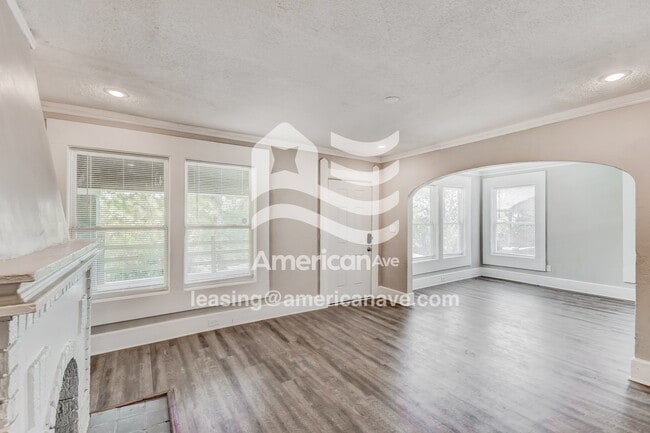 Building Photo - 7013 4th Ave S