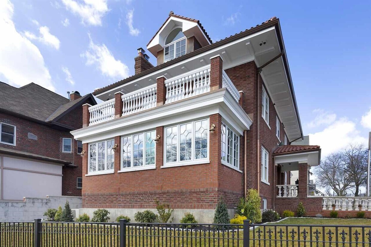 791 Boulevard E Unit 1, Weehawken, NJ 07086 Room for Rent in