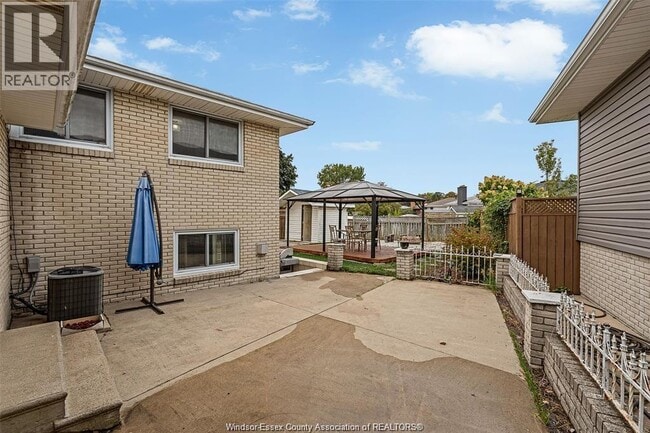 Photo du bâtiment - 10615 Keating Crescent