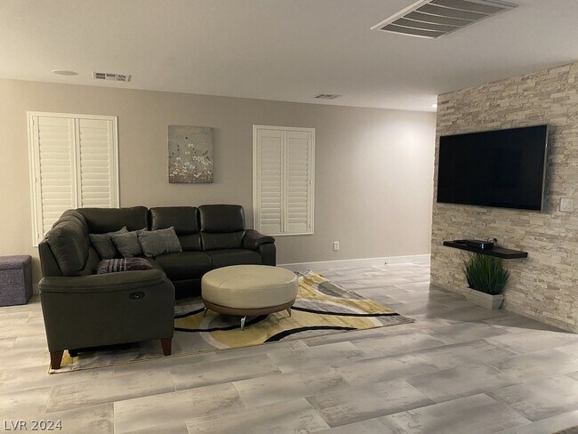 Foto del edificio - 7449 Easingwold Dr