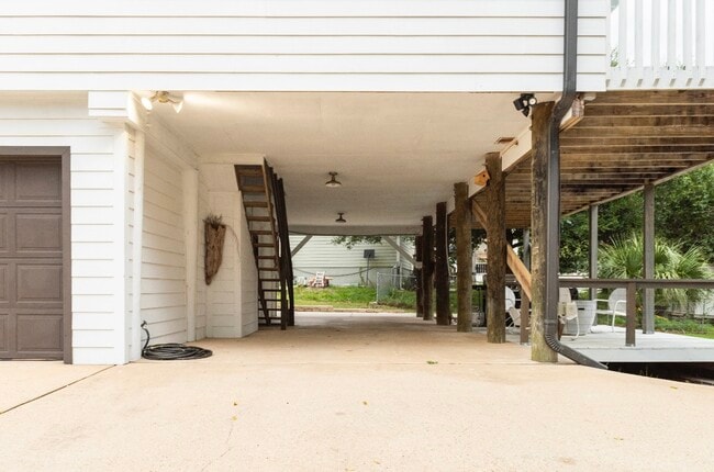 Foto del edificio - 322 Summit Dr