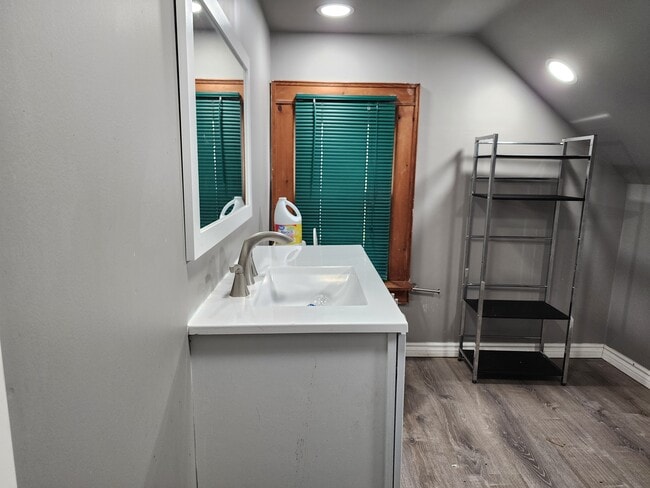 Building Photo - 316 Hartford Rd