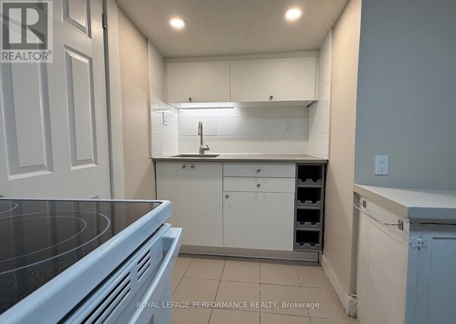 Building Photo - 143 Echo Dr