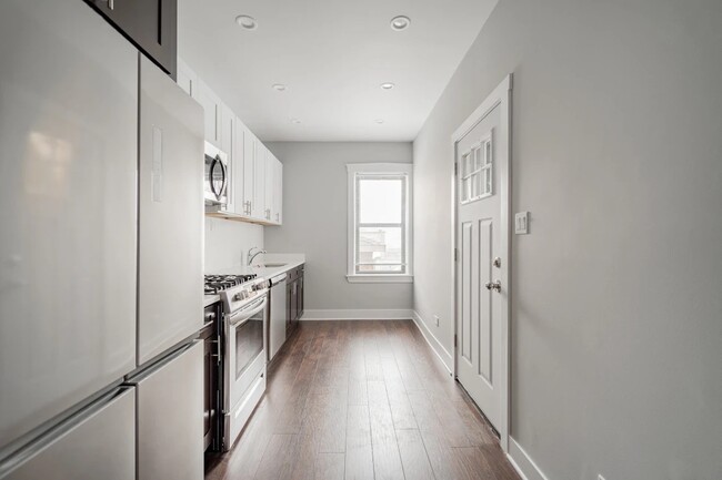 Foto del edificio - 5162 W Montrose Ave