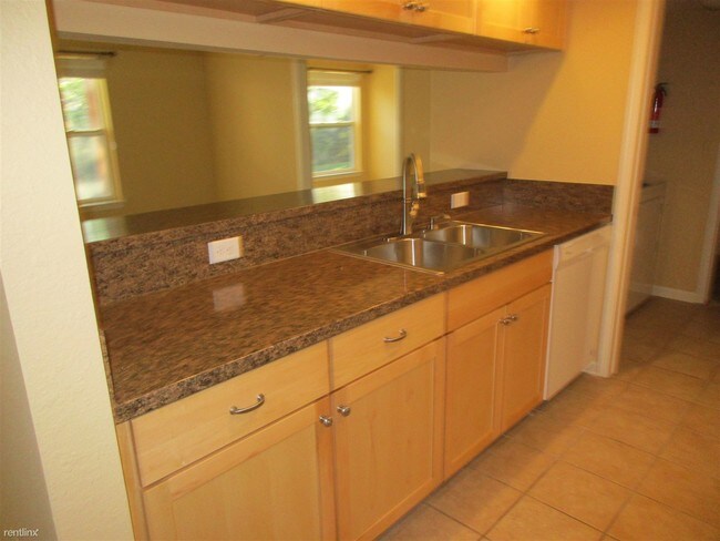 Building Photo - 2 br, 2 bath Condo - Heatherwood