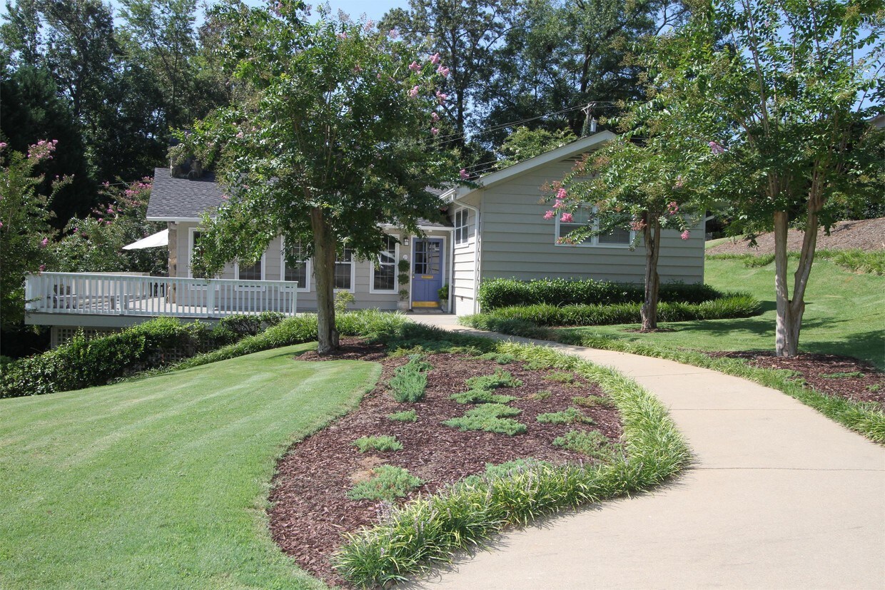 Primary Photo - 220 Emory Rd