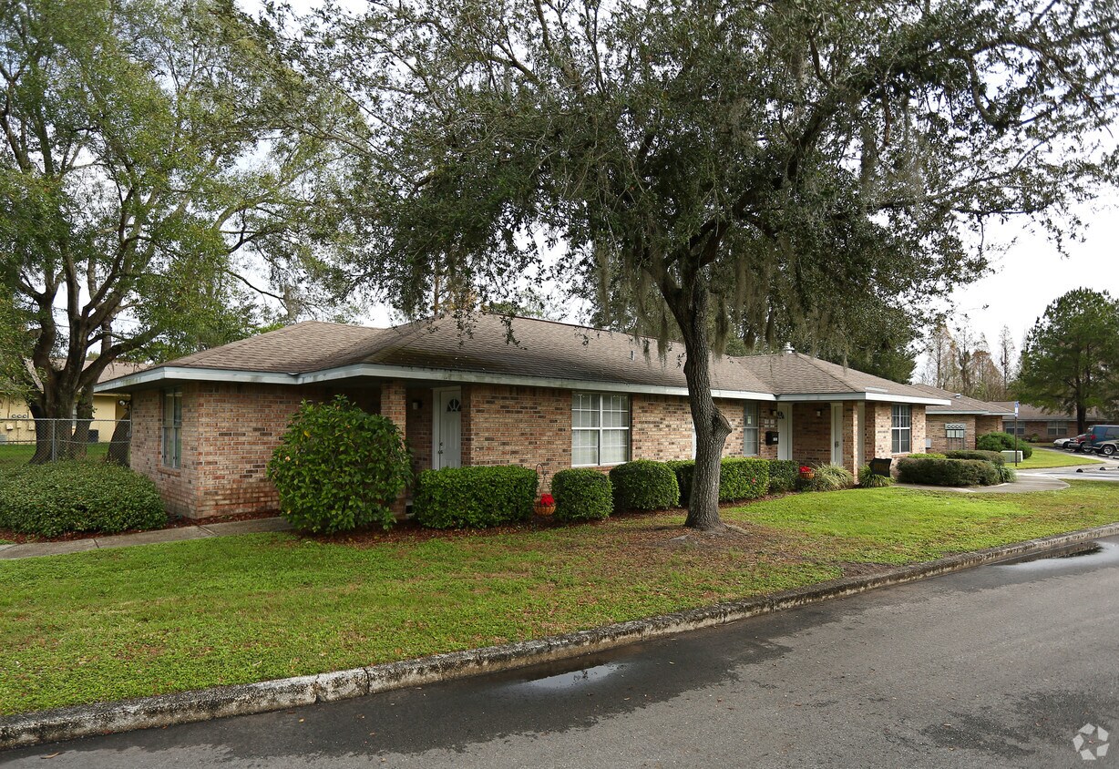 Country Manor Apartments Lakeland, FL