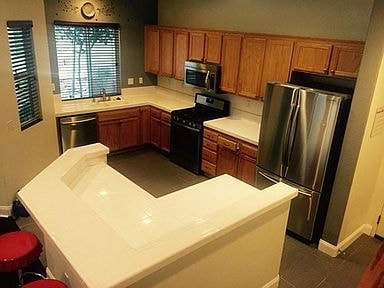 Building Photo - 425 S Meadowbrook Dr