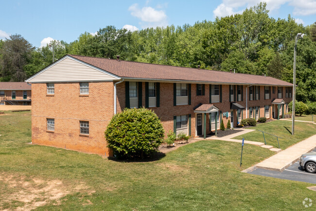 Building Photo - Pine Lake Village