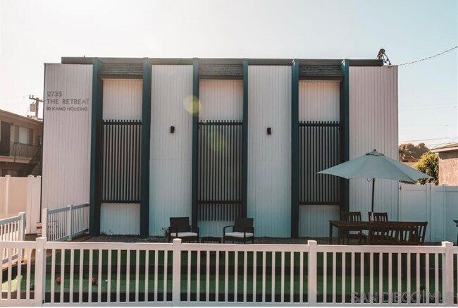 Building Photo - 2735 Hornblend St