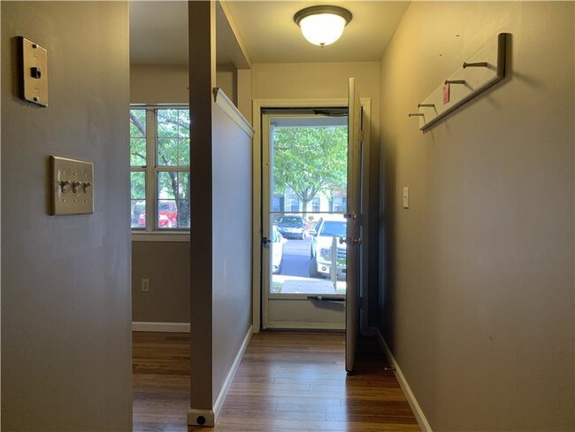 Building Photo - 1729 Rosewood Ct