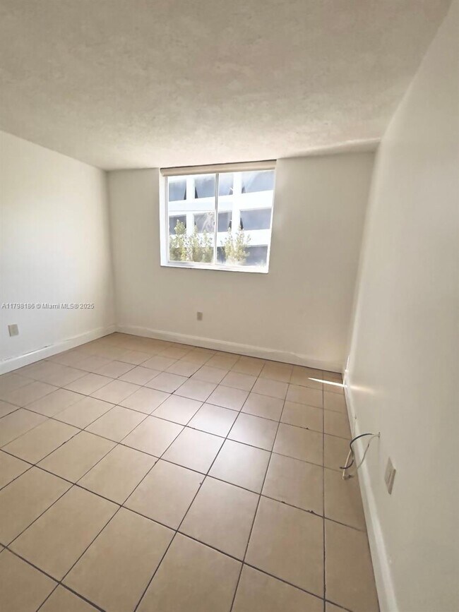 Foto del edificio - 210 SW 11th St