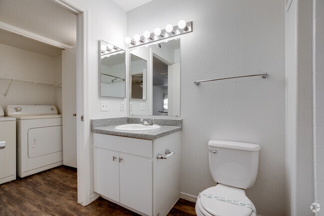 2BR, 2BA - 1,040 SF - Sun Terrace Apartments