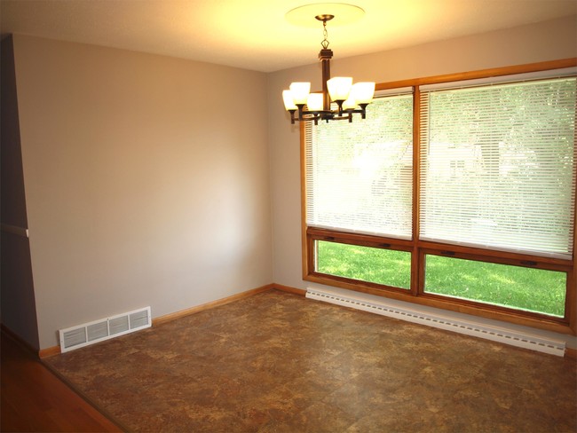 Building Photo - 5551 Thunderbird Cir NW