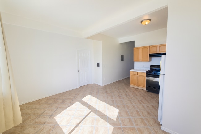 Foto del edificio - 2284 Kearney Ave